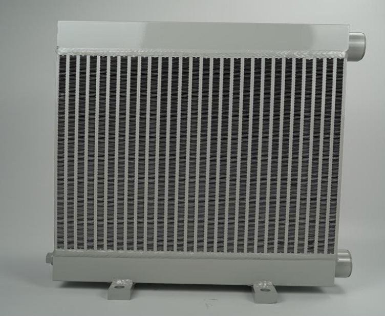 Finned liquid-to-air heat exchanger